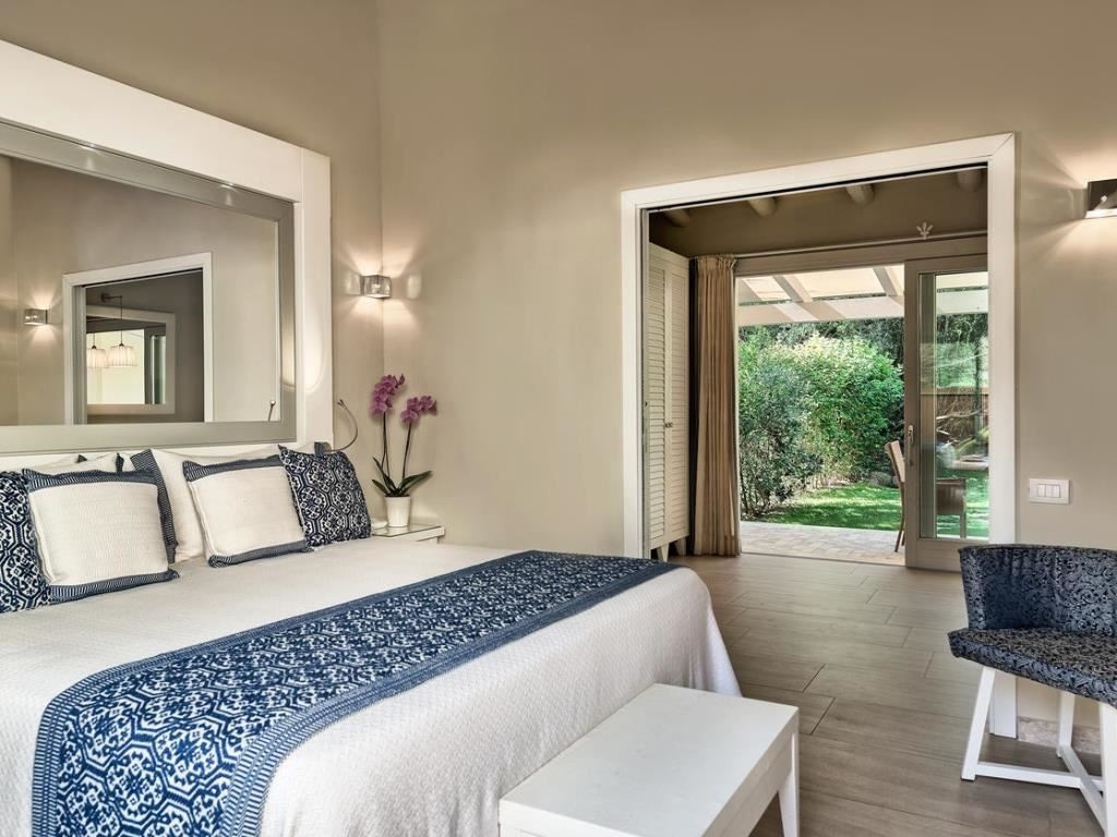 rooms-deluxe-family-room-garden-view