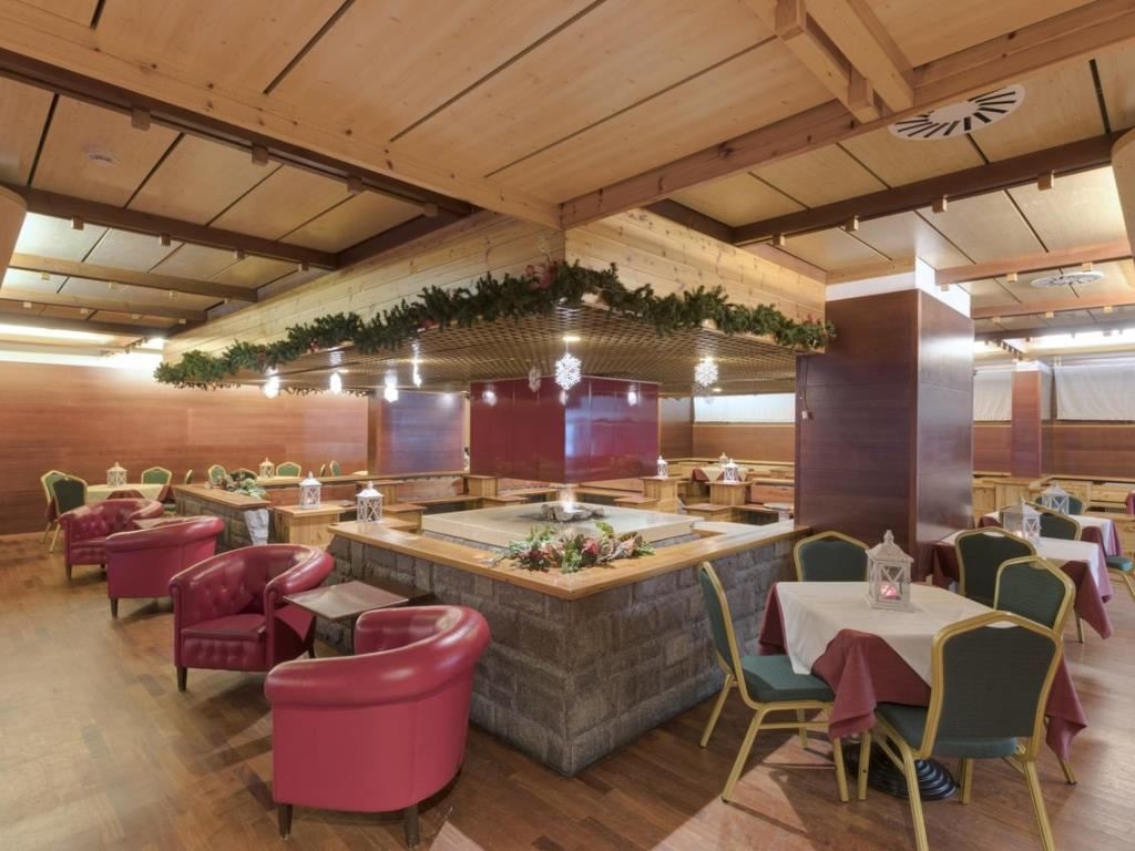 restaurants-restaurant