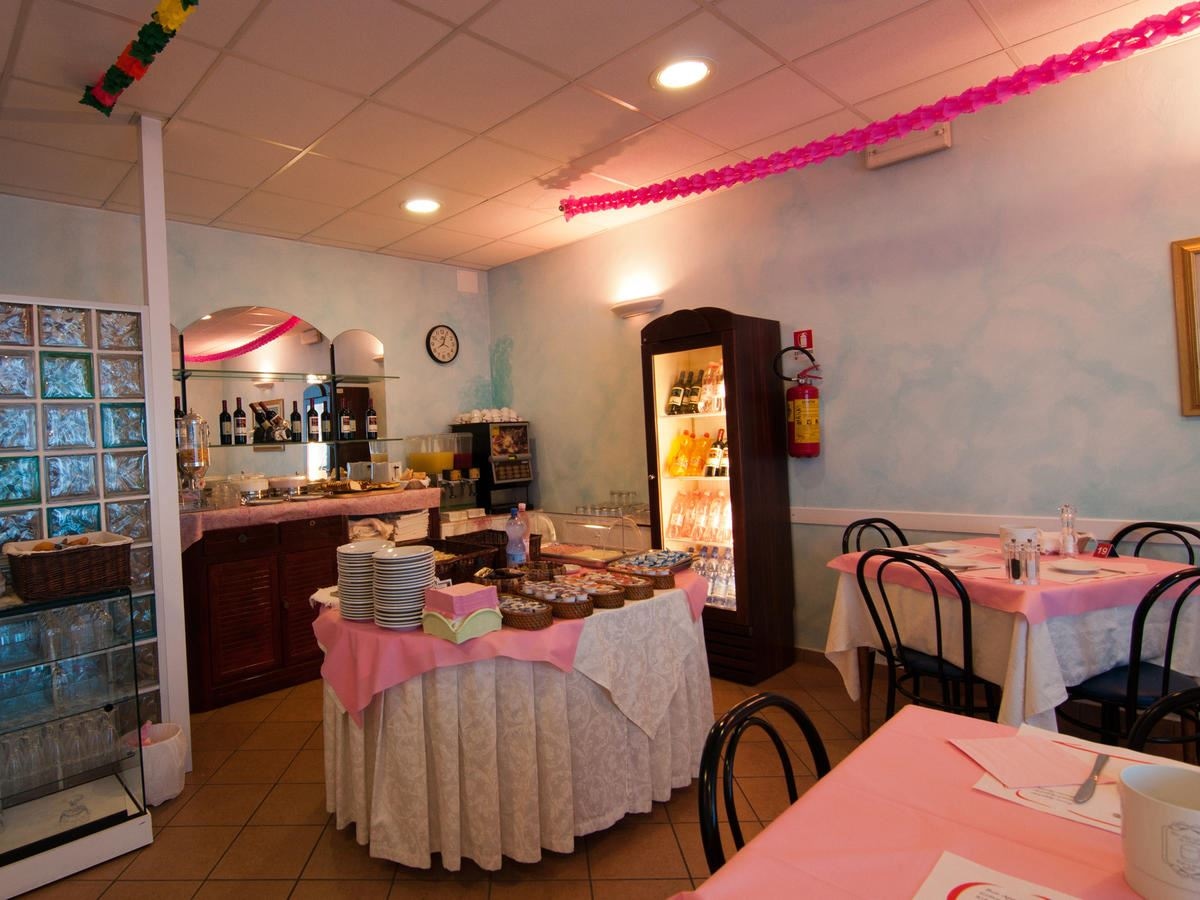 restaurants-restaurant