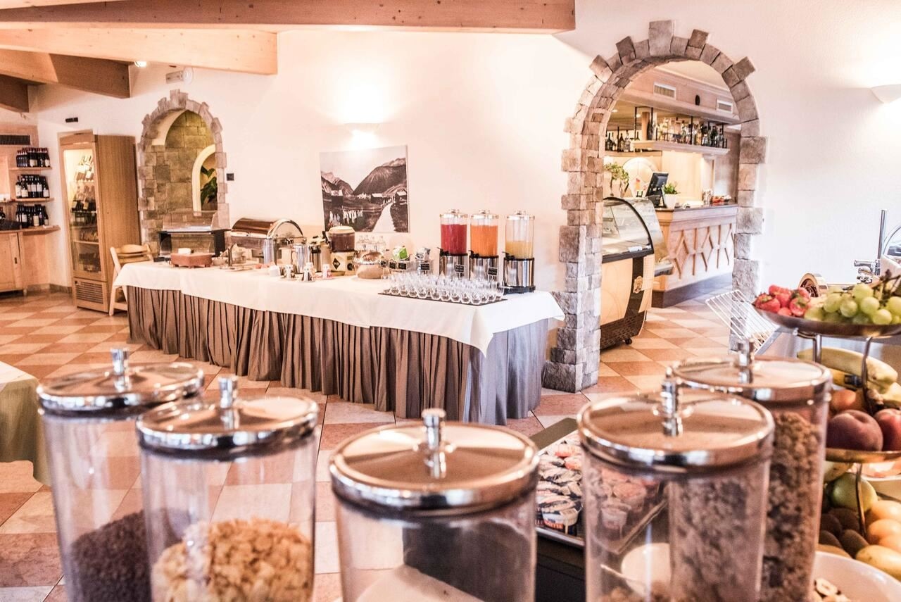 restaurants-restaurant