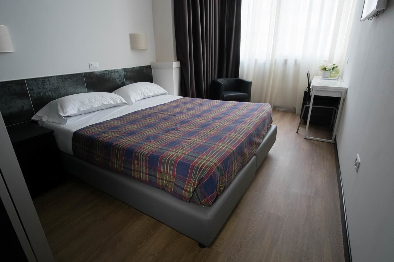 rooms-standard-room-with-balcony