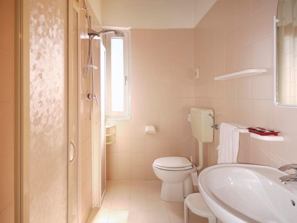 rooms-standard-room-balcony