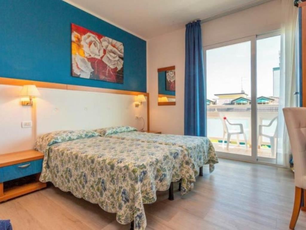 rooms-comfort-room-balcony