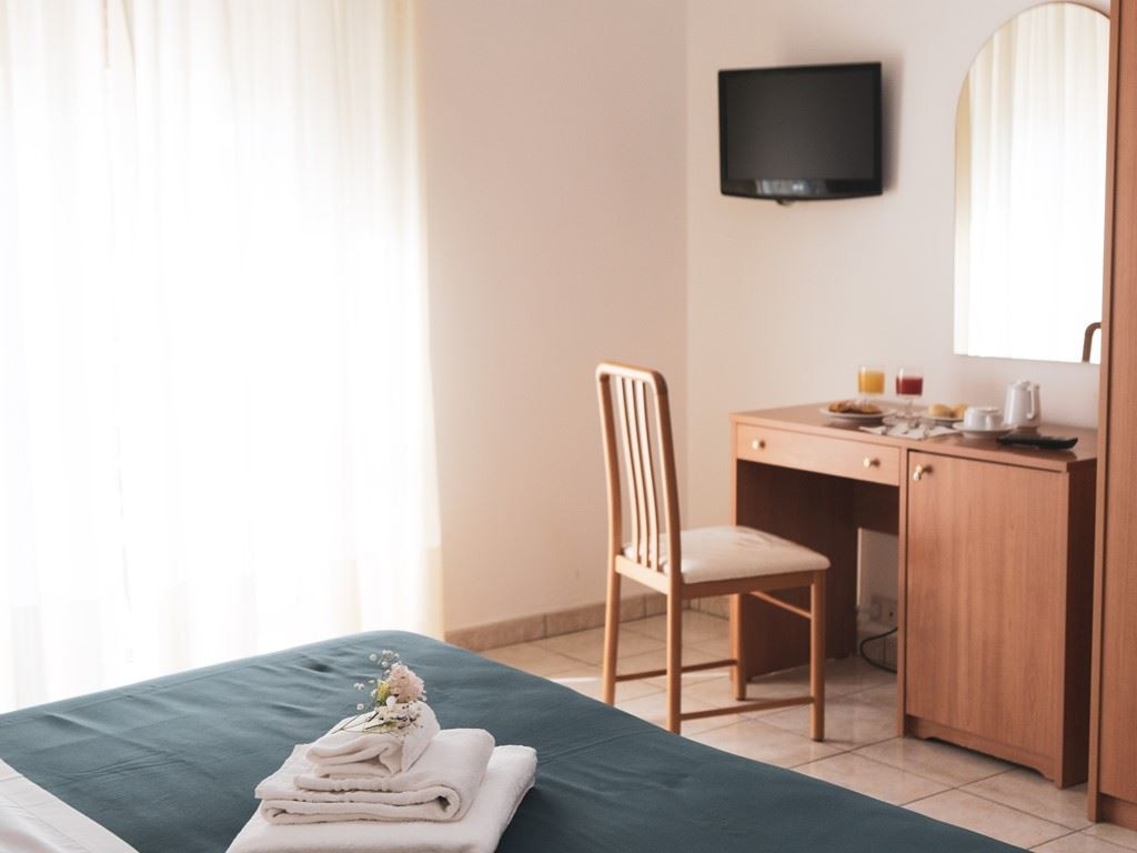 rooms-standard-room-24-pax