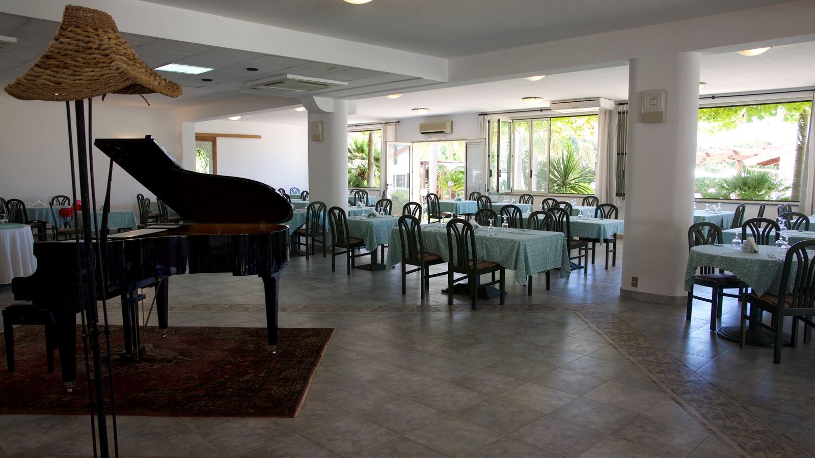 restaurants-restaurants