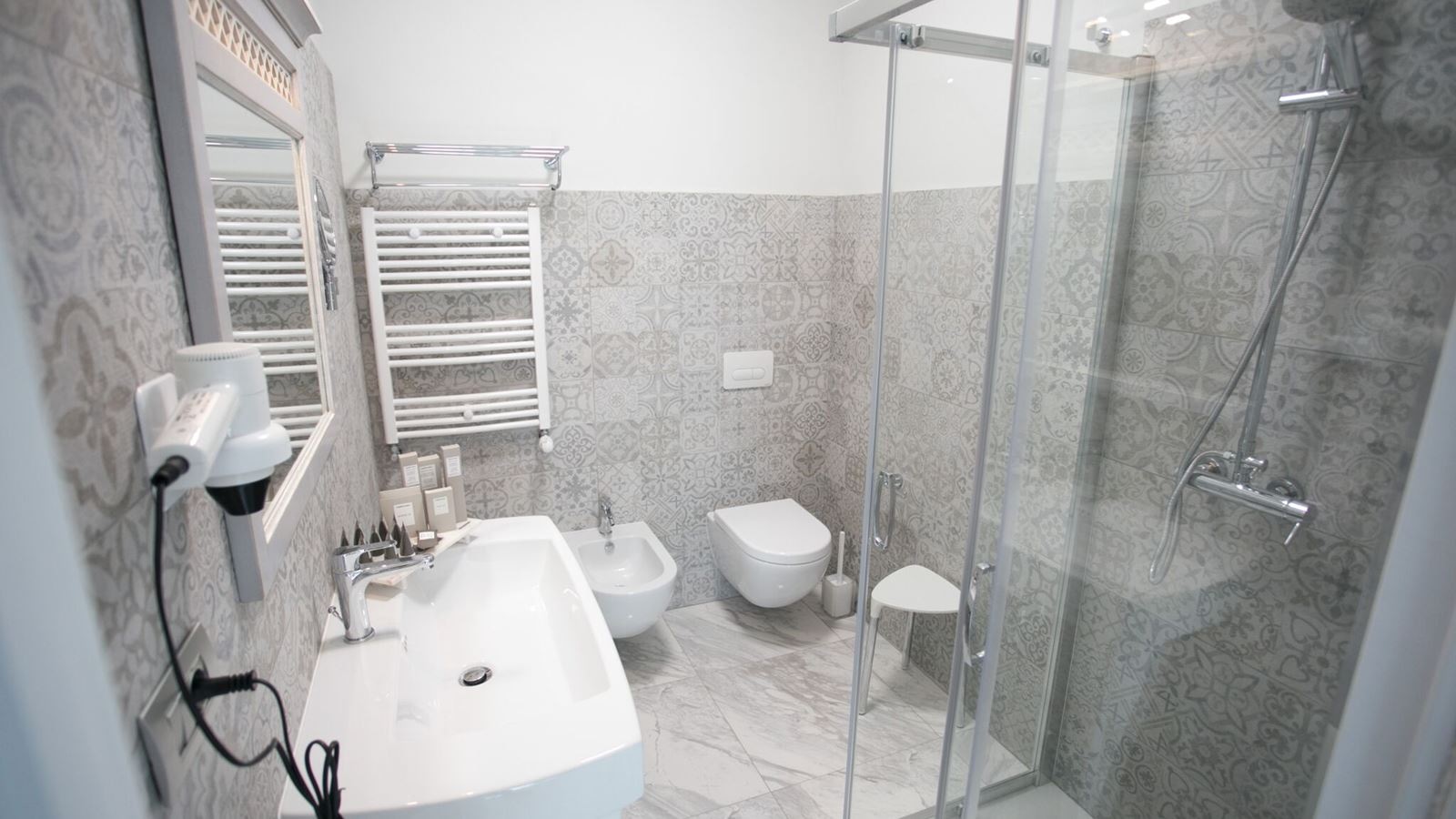 rooms-standard-room-with-window