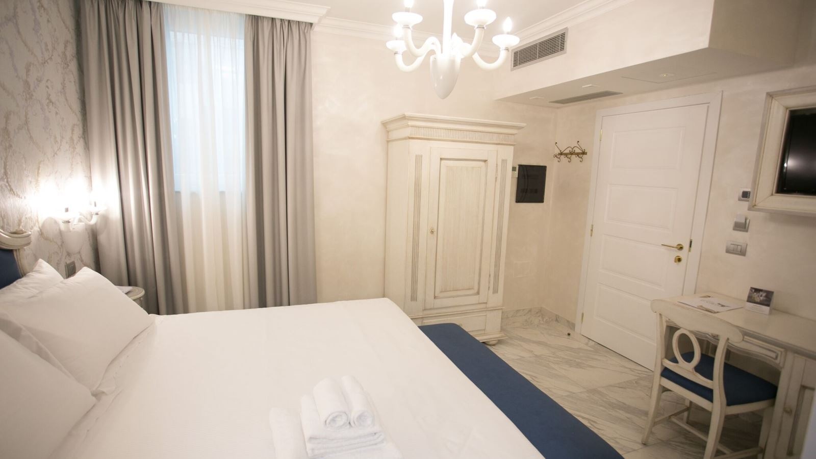 rooms-standard-room-with-window