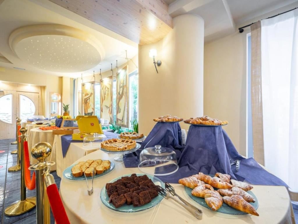 restaurants-restaurant