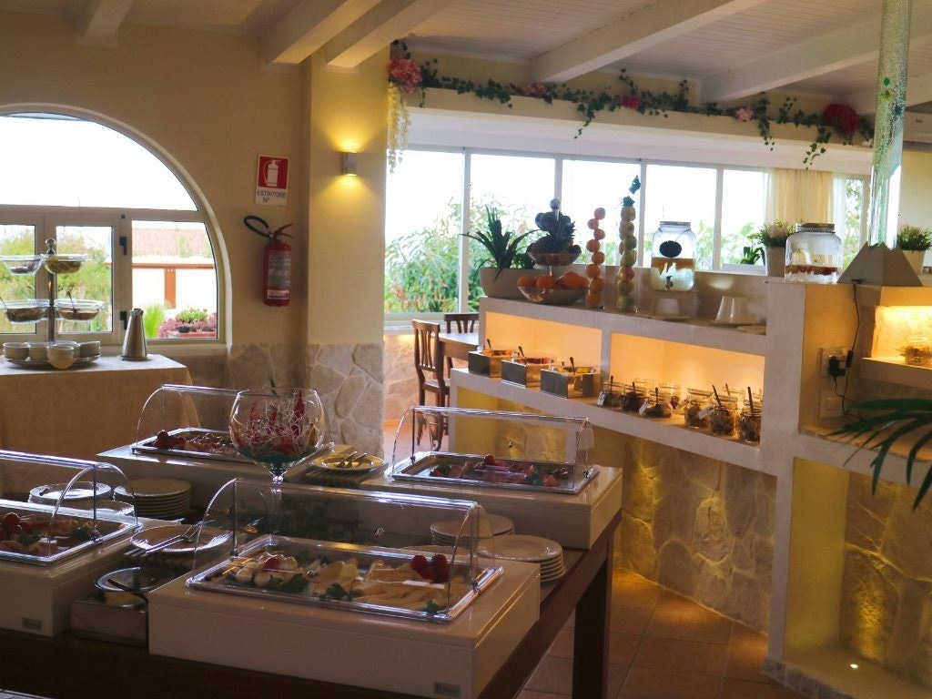 restaurants-restaurant