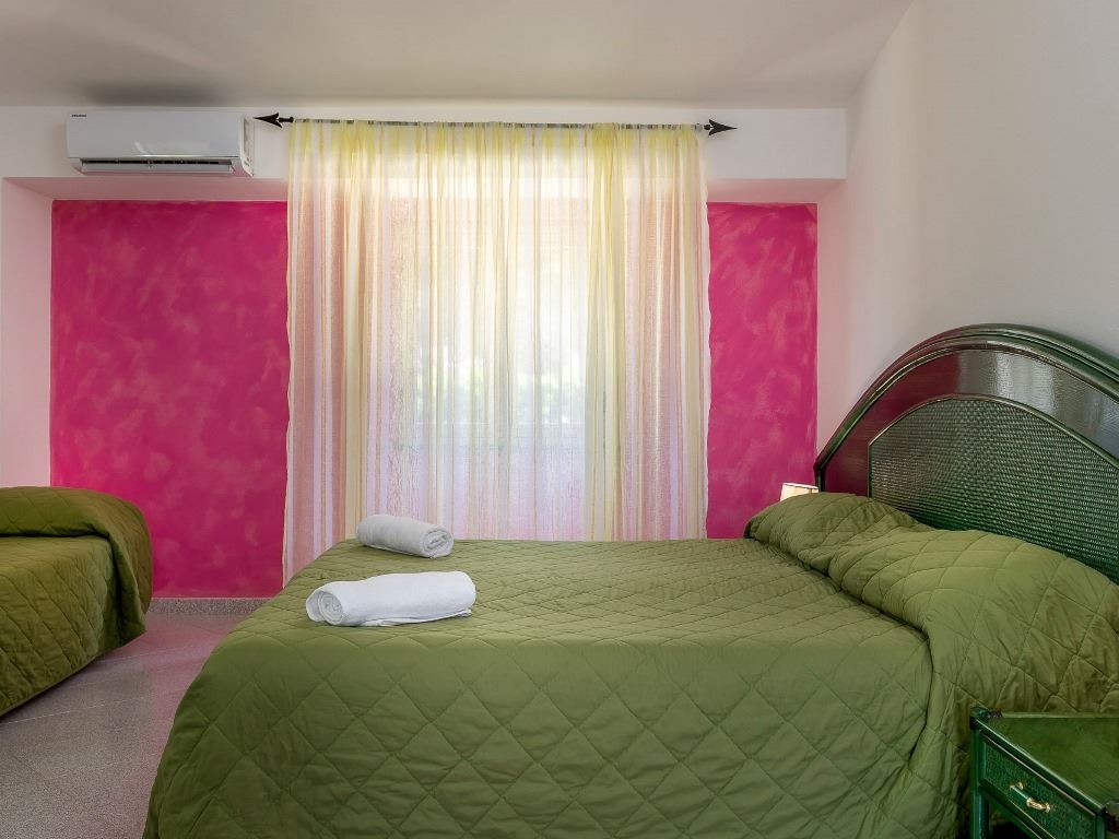 rooms-standard-room