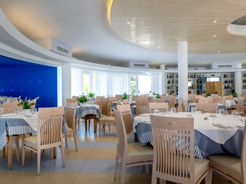 restaurants-restaurant