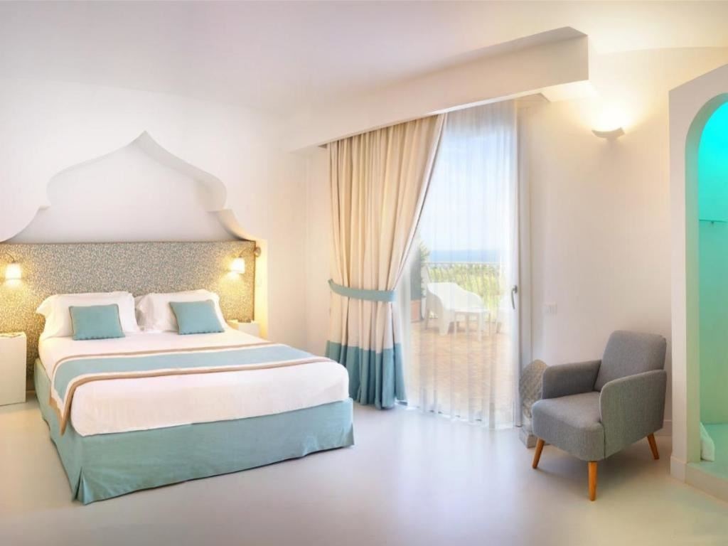 rooms-standard-room-with-patio