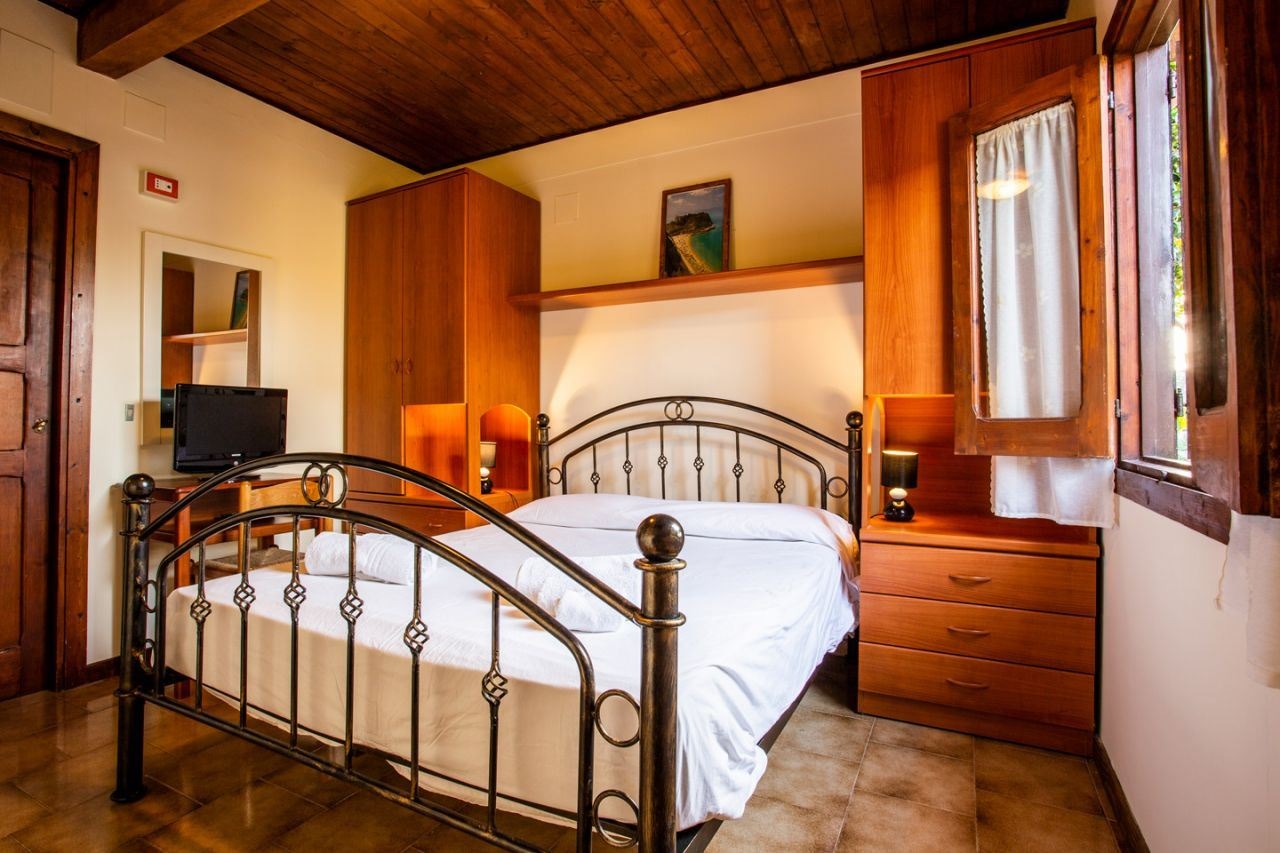 rooms-panoramic-room