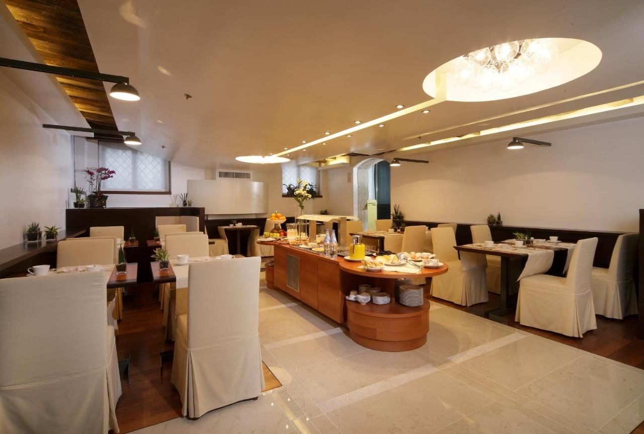 restaurants-restaurant