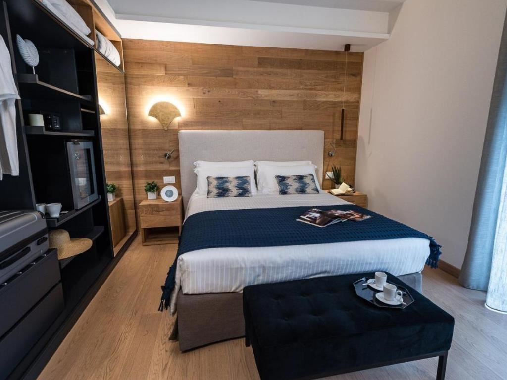 rooms-double-standard-french-balcony