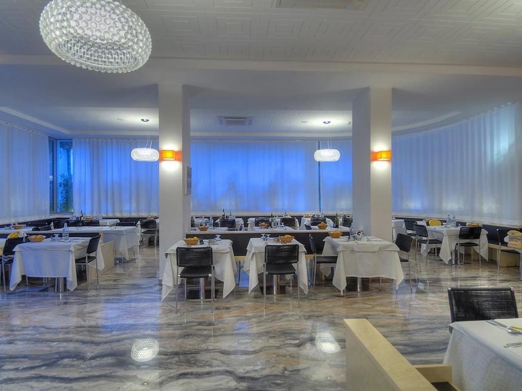 restaurants-restaurant