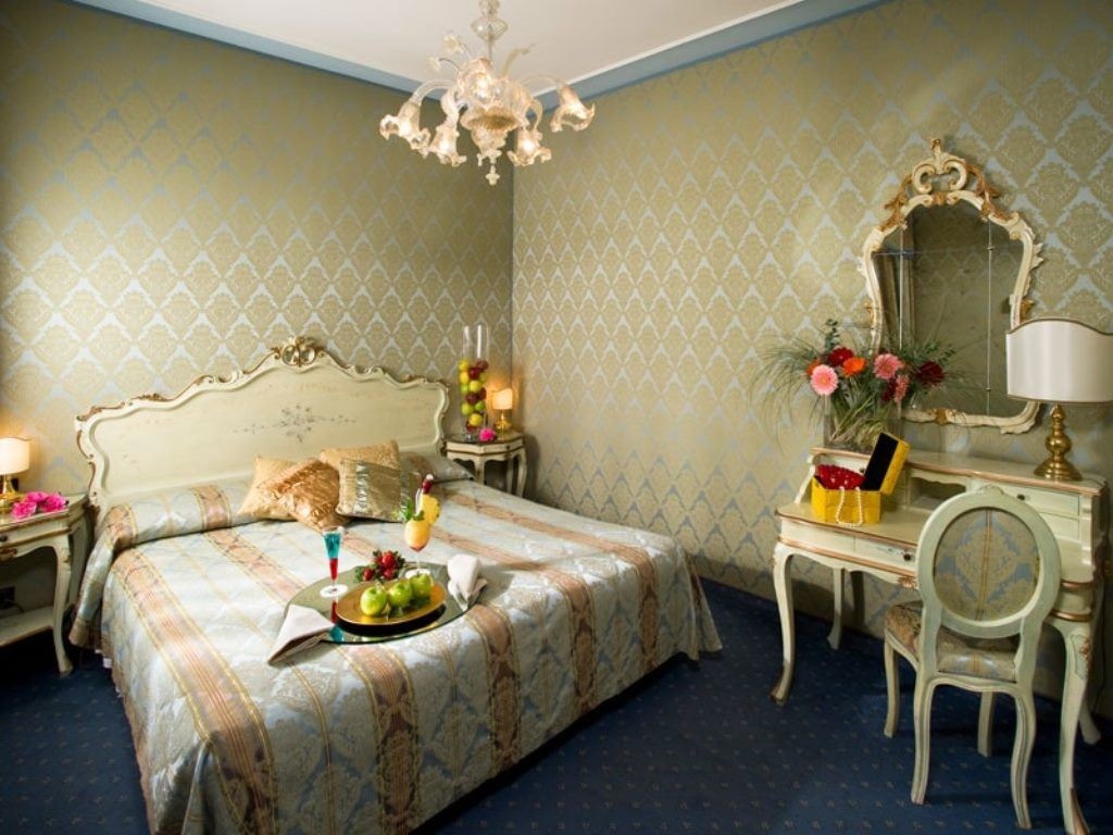 rooms-superior-on-the-grand-canal