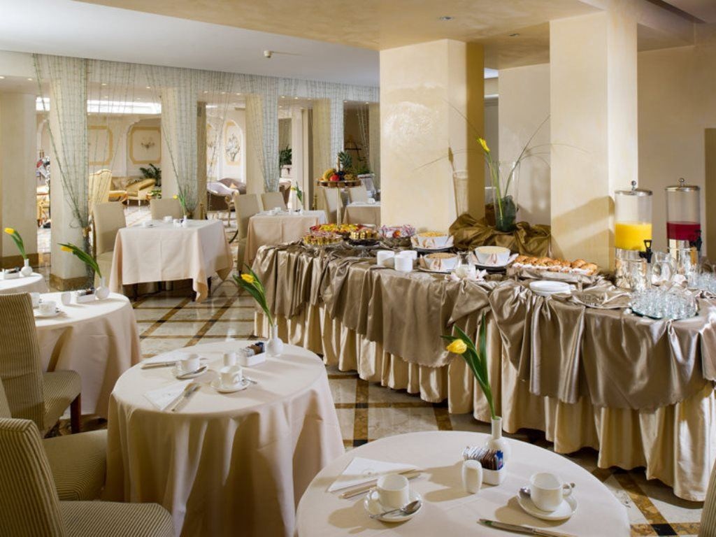 restaurants-restaurant