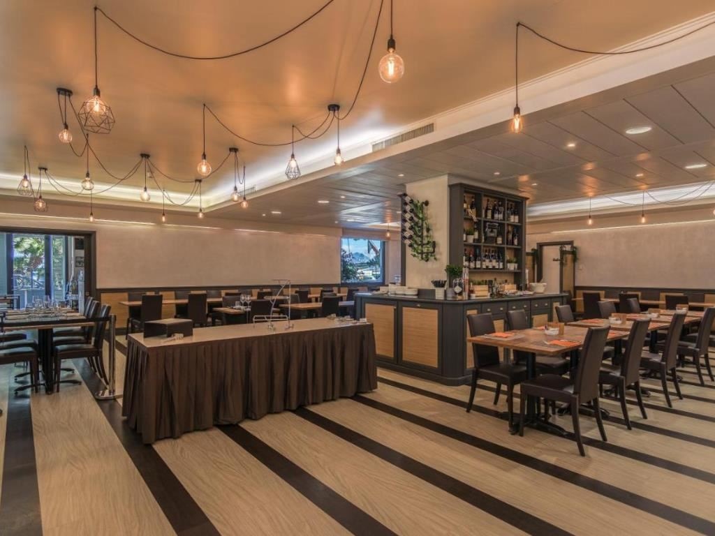 restaurants-restaurant