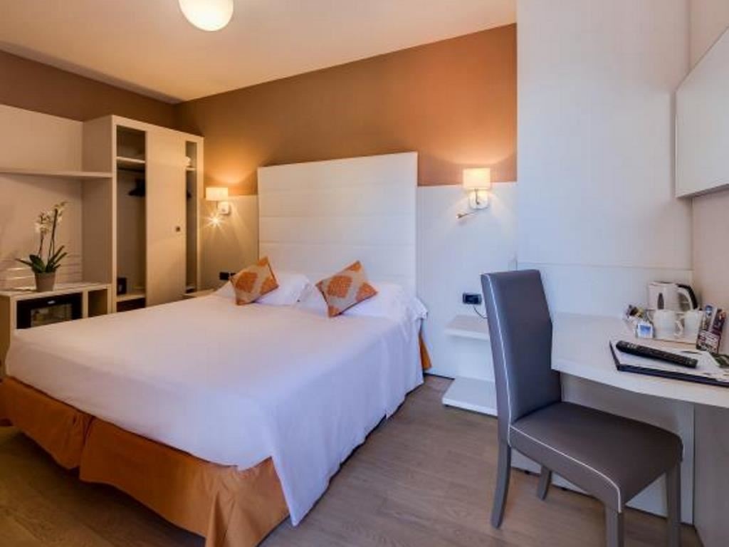 rooms-standard-double-room