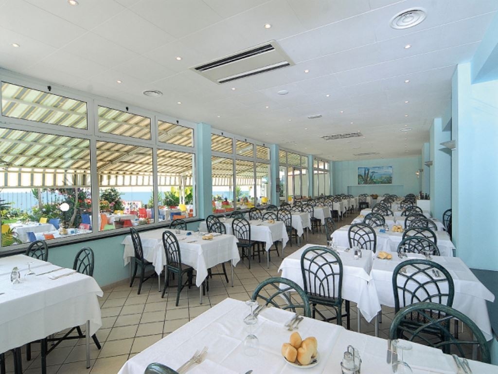 restaurants-restaurant