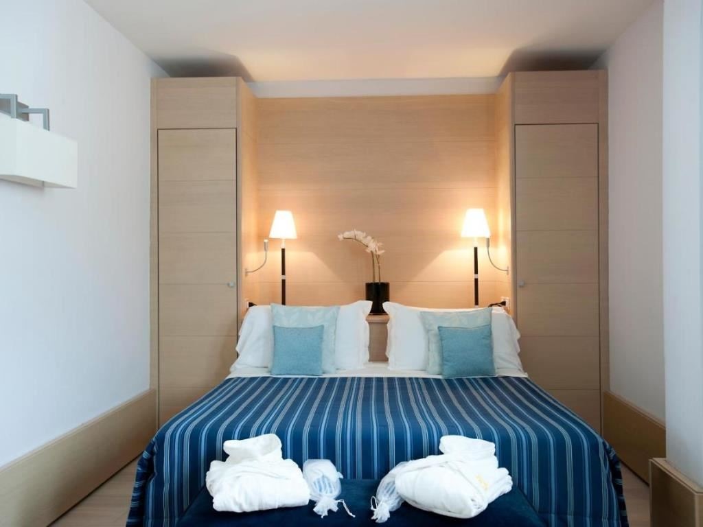 rooms-de-luxe-double-room