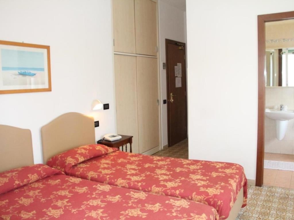 rooms-double-room-balcony