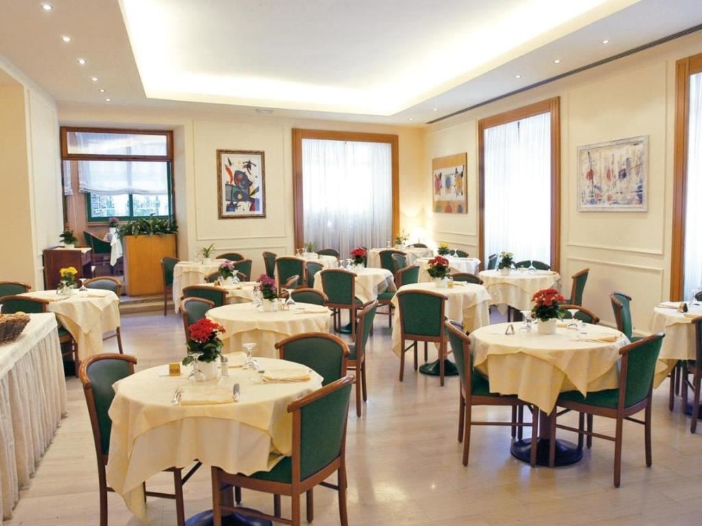 restaurants-restaurant