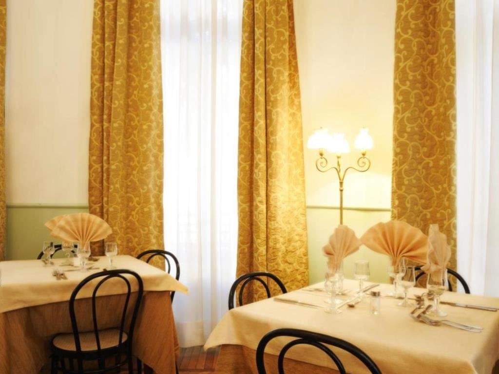 restaurants-restaurant