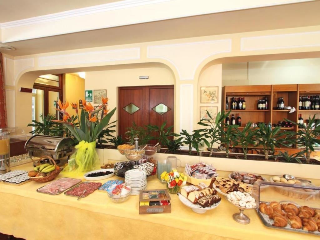 restaurants-restaurant