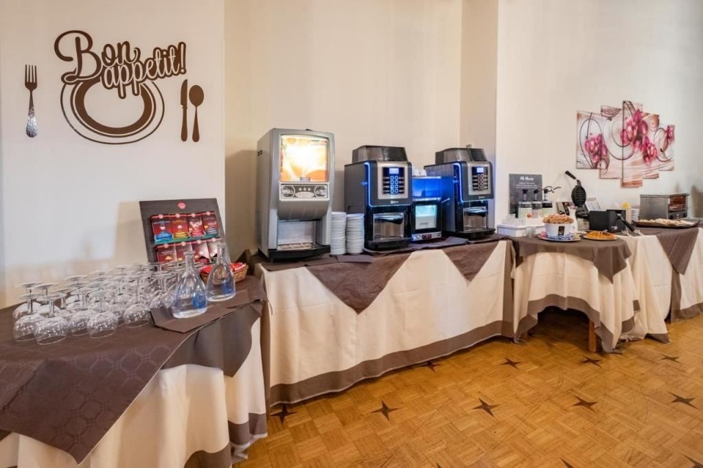 restaurants-restaurant