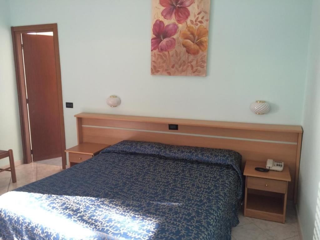 rooms-doppia-v-mare-laterale-o-front