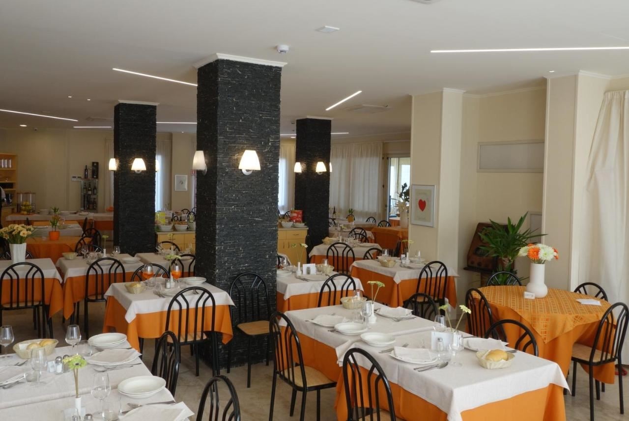 restaurants-restaurant