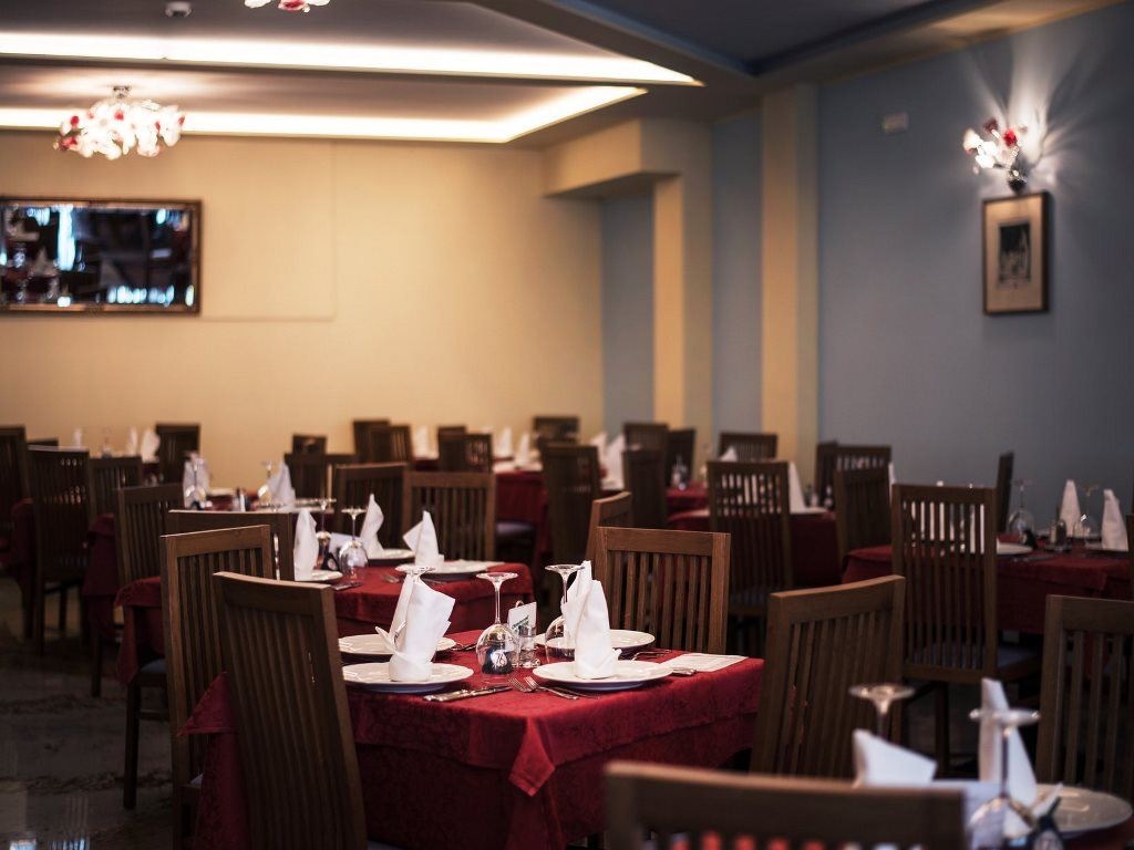 restaurants-restaurant