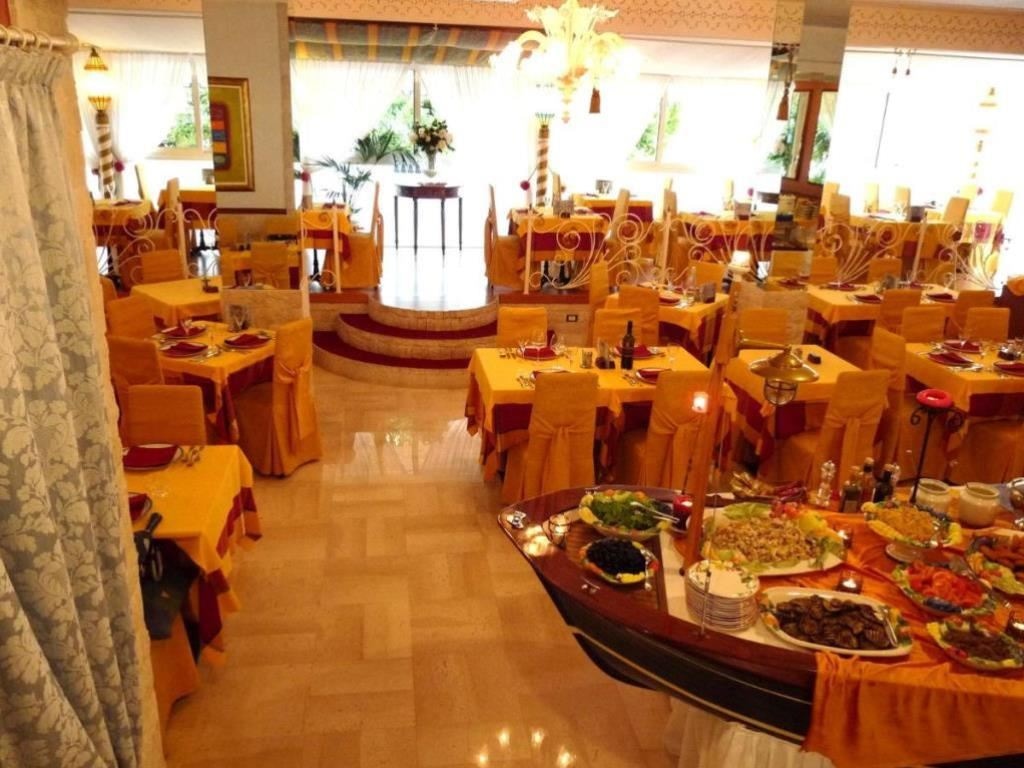 restaurants-restaurant