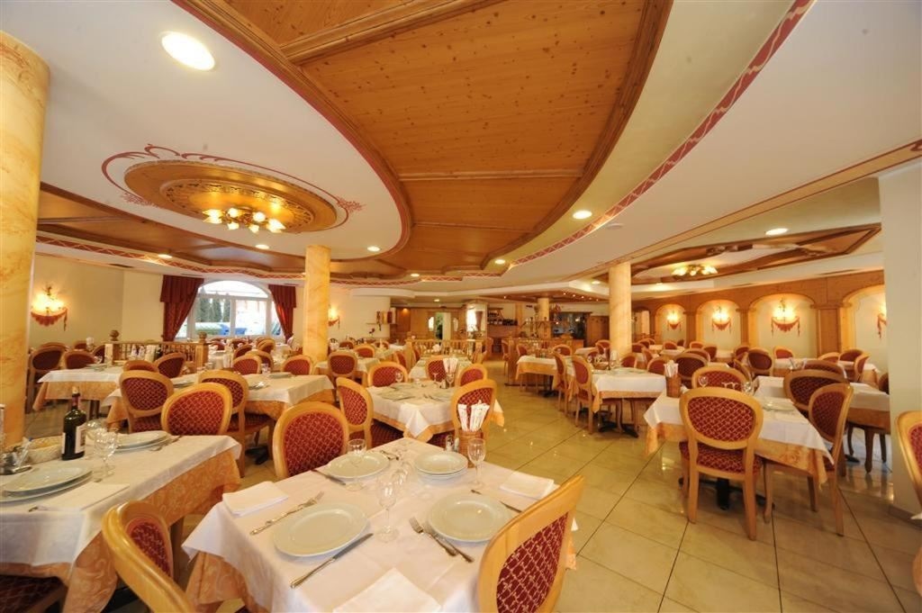 restaurants-restaurant