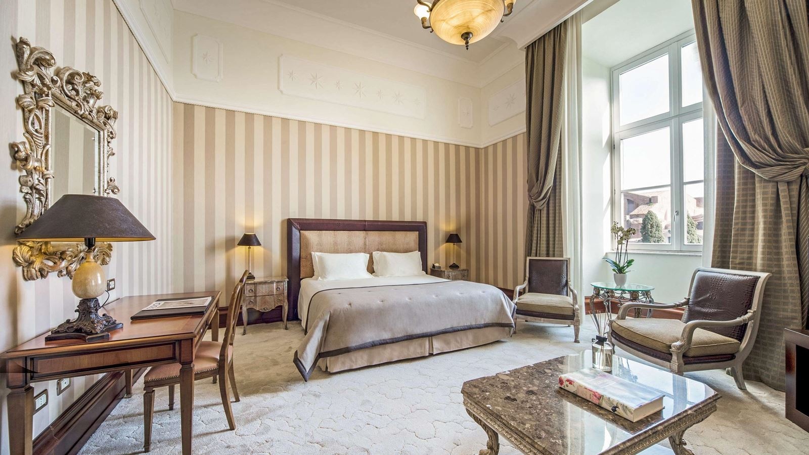 rooms-junior-suite-with-views