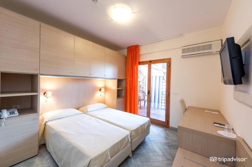 rooms-sea-view-room-with-balcony-or-terrace