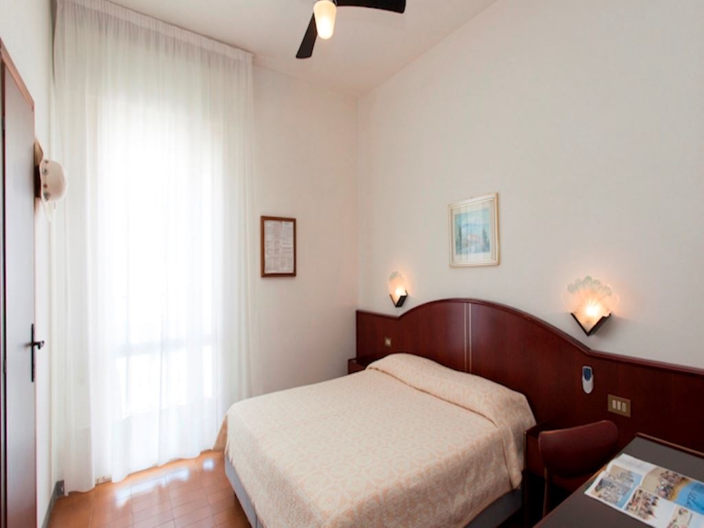 rooms-standard-room-balcony