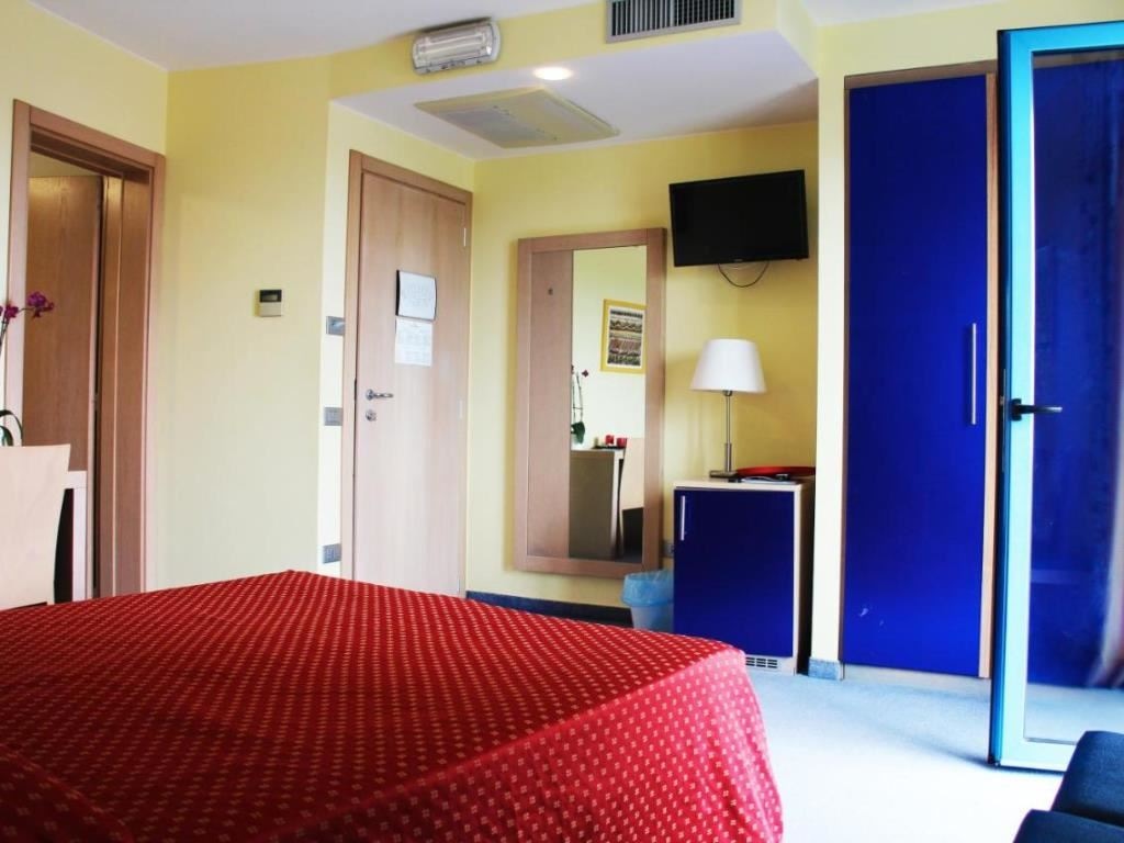 rooms-standard-room-balcony