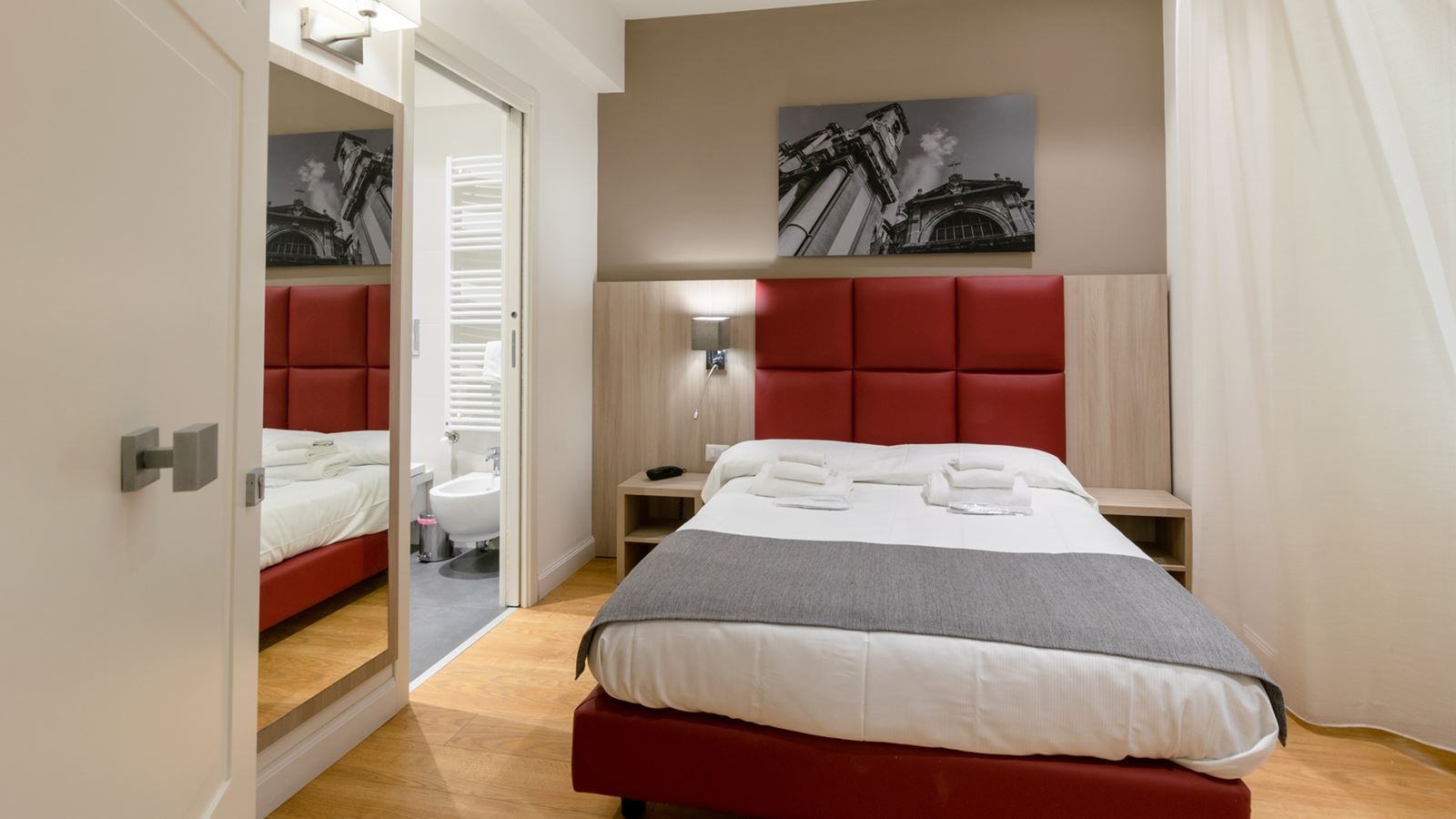 rooms-junior-suite-queen-size-bed