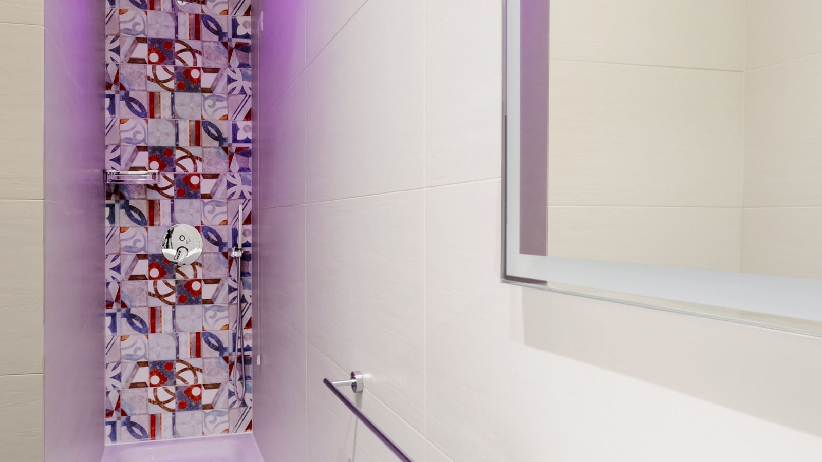 rooms-junior-suite-queen-size-bed