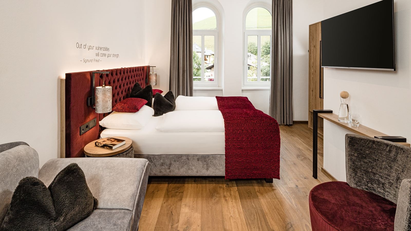 rooms-junior-suite-mountain-view