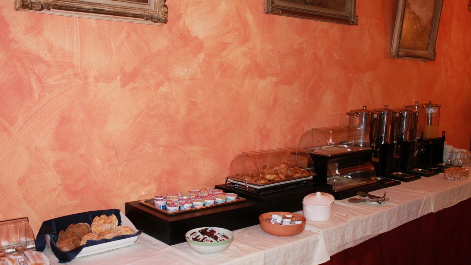 restaurants-restaurants