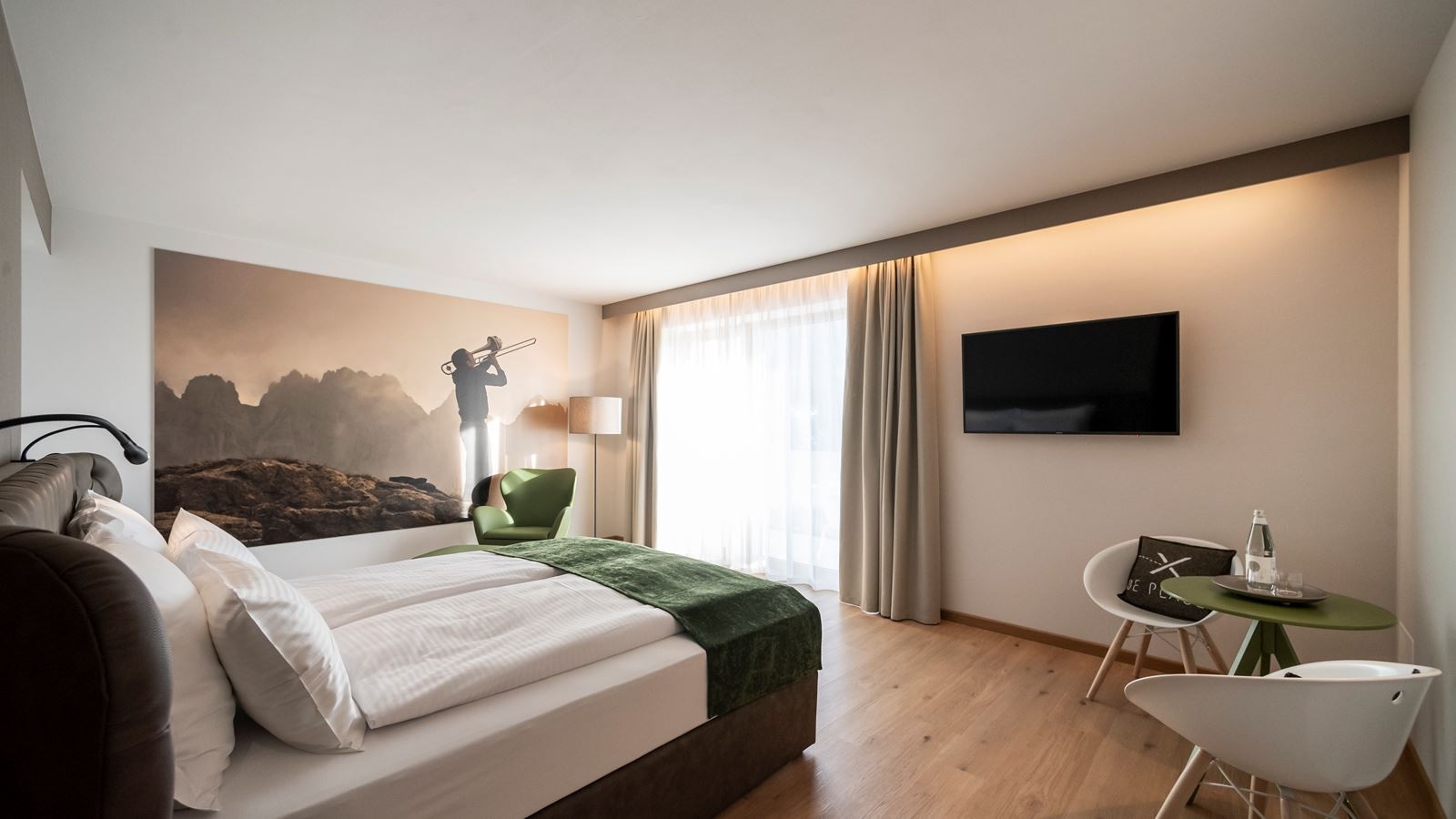 rooms-suite-with-jacuzzi