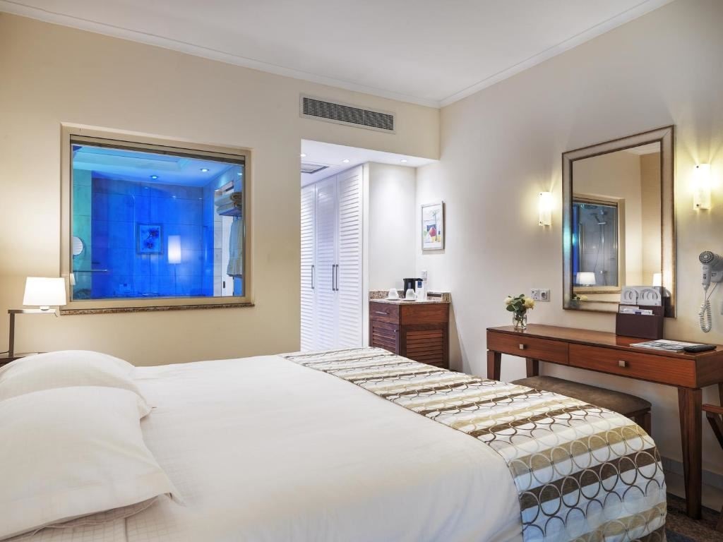 rooms-deluxe-double-side-seaview
