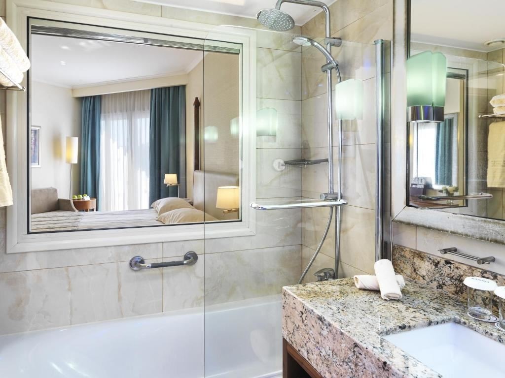 rooms-deluxe-double-side-seaview