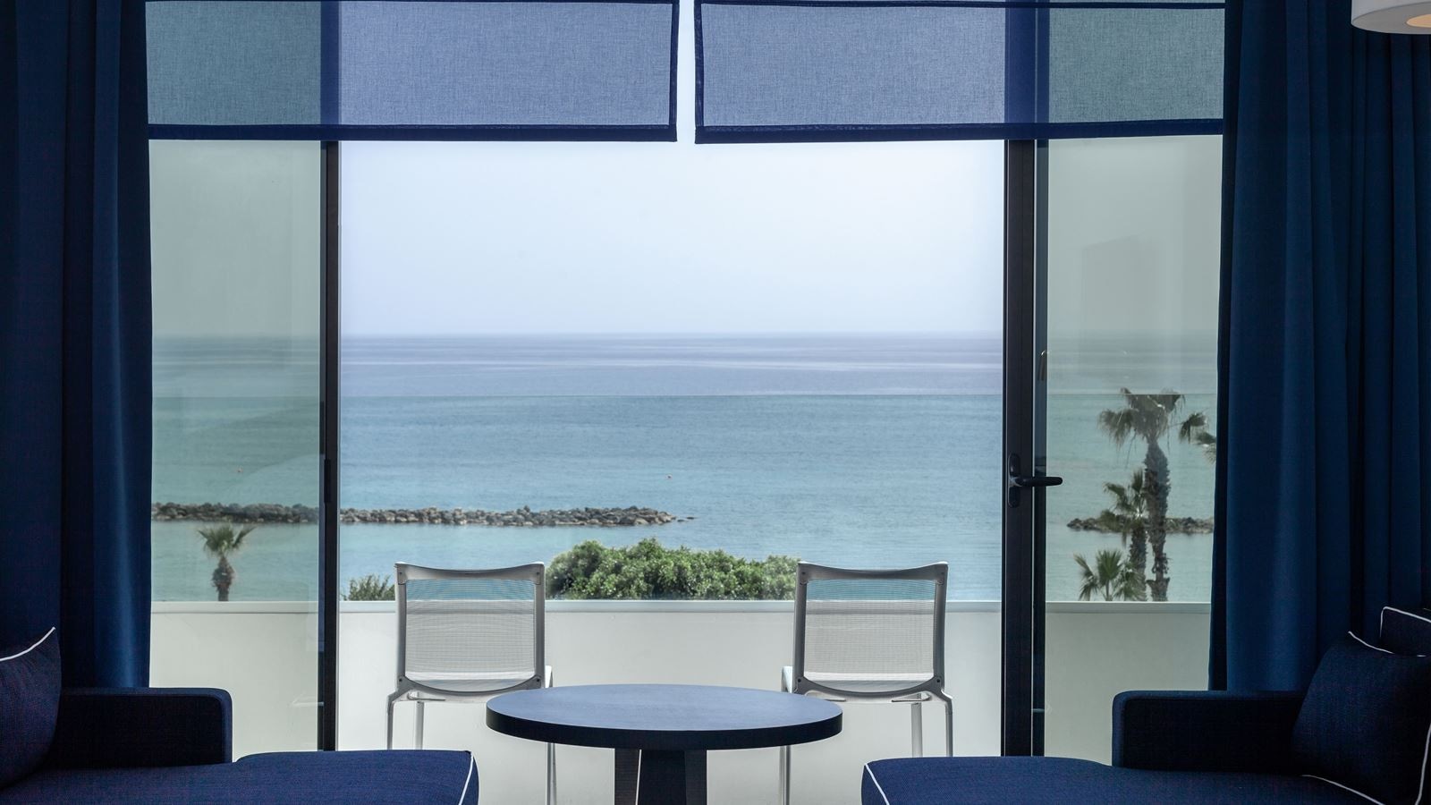 rooms-twin-standard-room-seaview-balcony