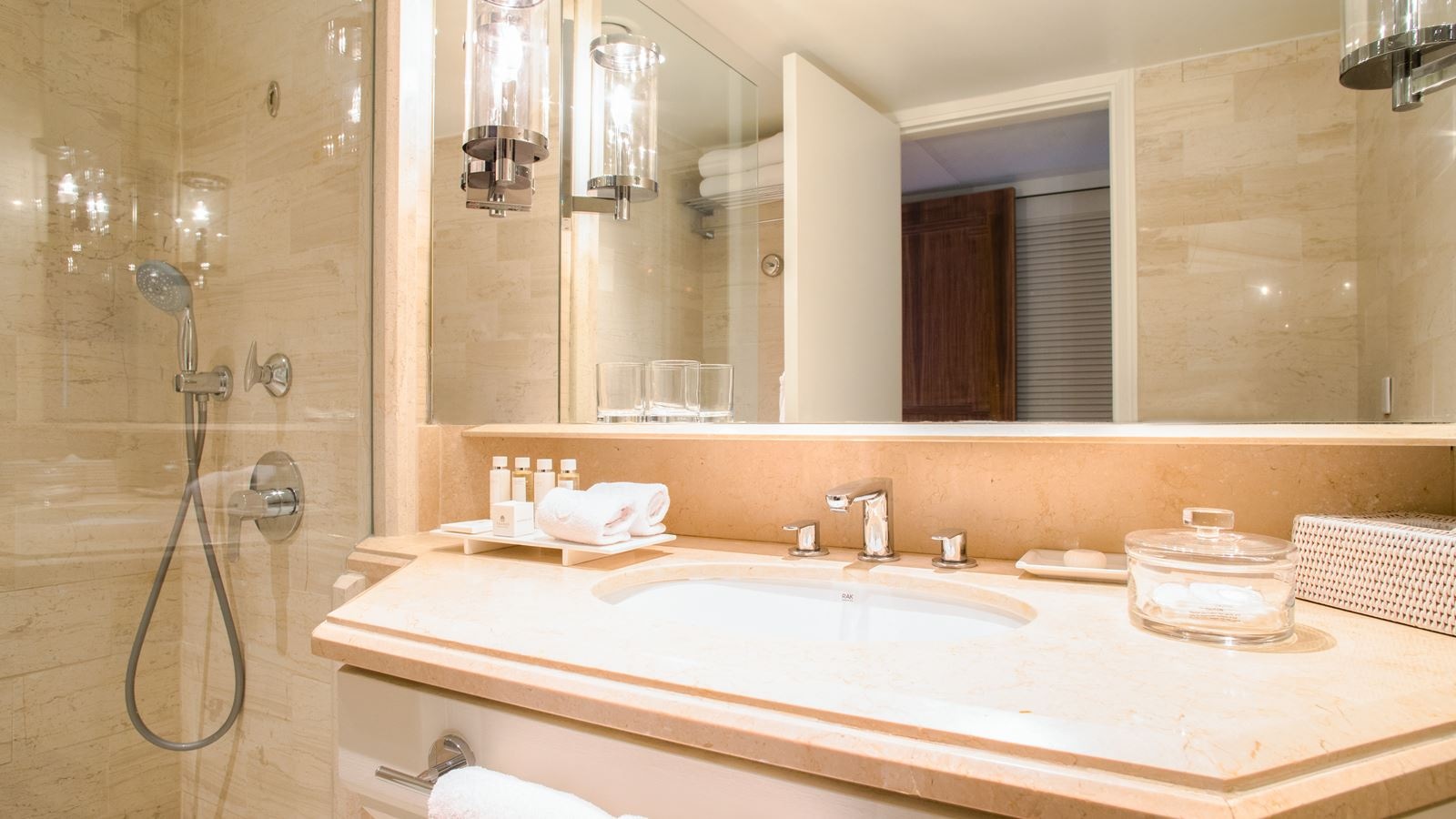 rooms-twin-standard-room