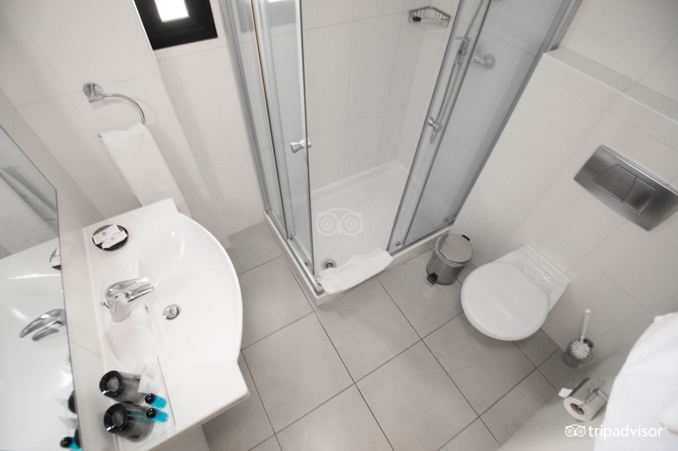 rooms-one-bedroom-apartment-balcony